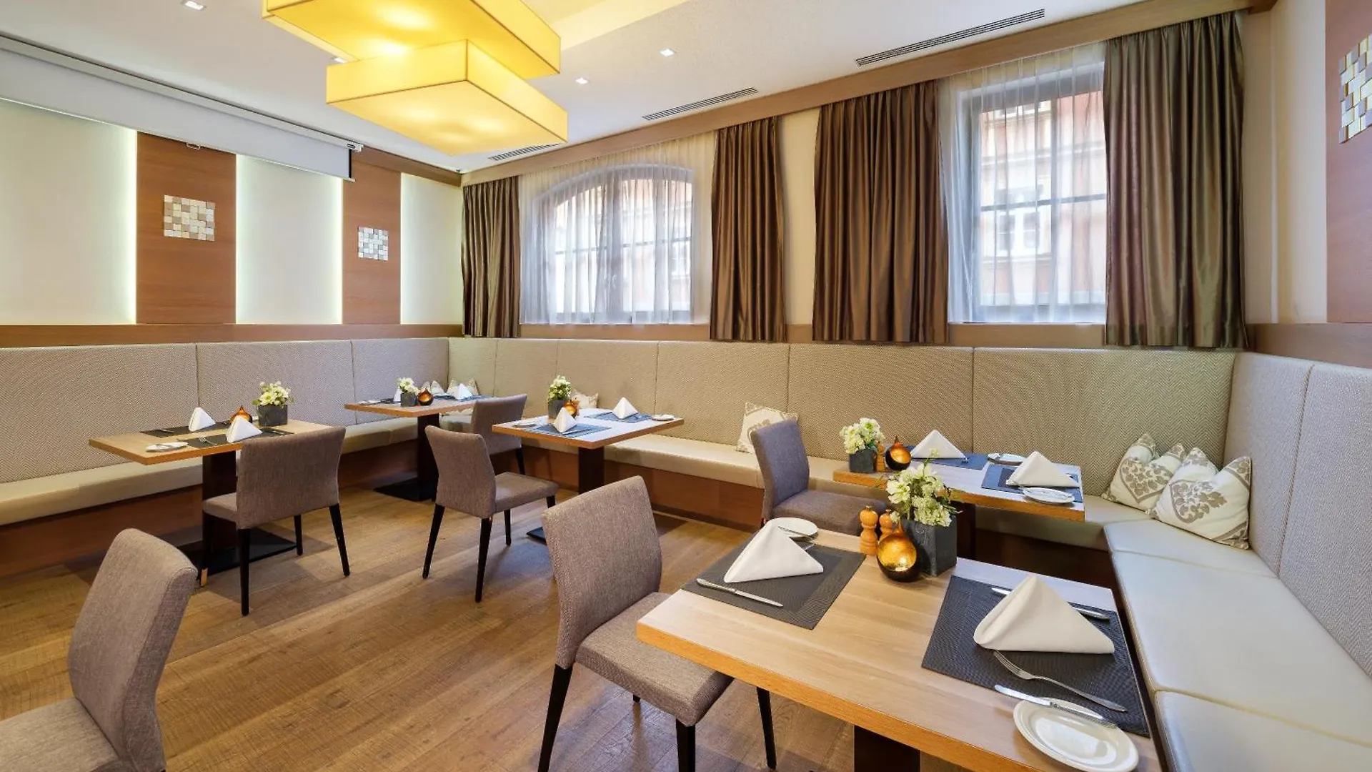 Posthotel Donaustauf 4*,  Niemcy